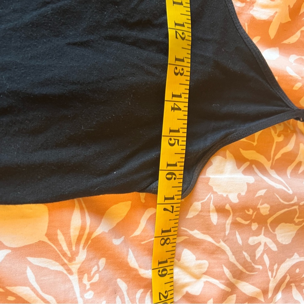Black tank top XL - Picture 2 of 5